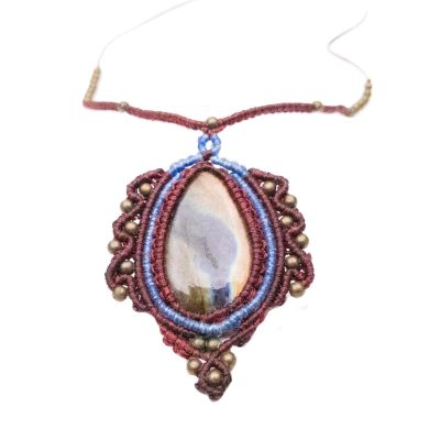 Macrame necklace "Favorite" with labradorite cabochone and antique beads