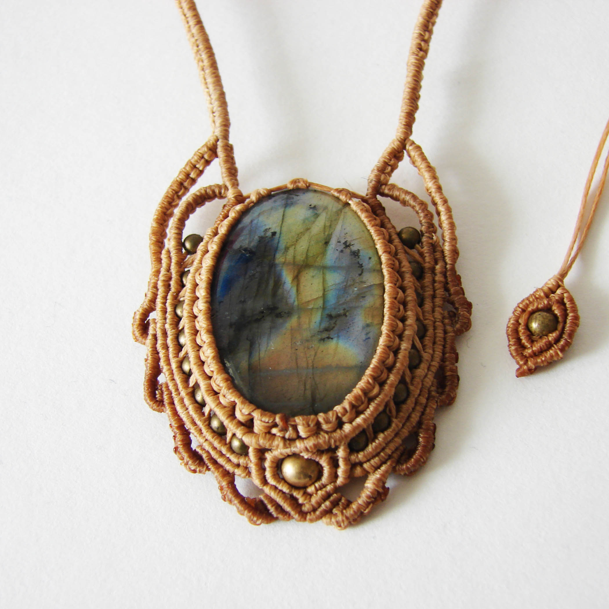 Beige macrame necklace "Сenturion" with labradorite cabochon